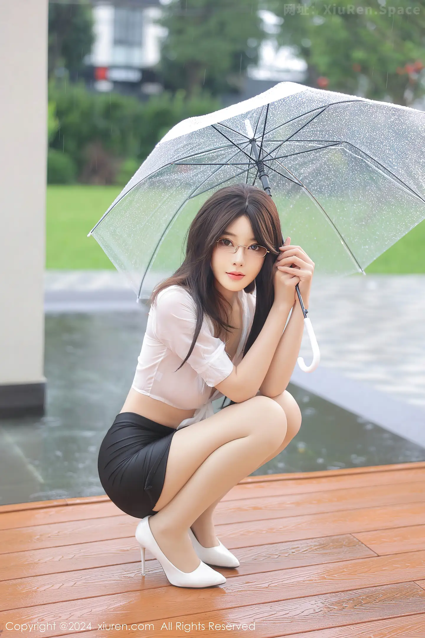 图片[5]-[XiuRen秀人网]VOL.8885 模特桃妖夭性感白色轻透上衣配黑短裙露白色丝袜撩人诱惑写真92P-秀人网官方网站